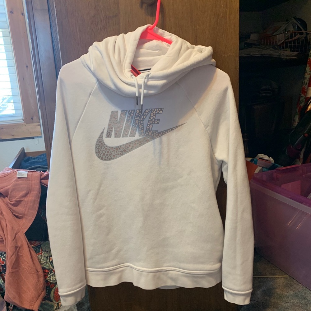 women’s nike sweatshirt size M
